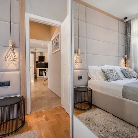 Apartamento Premium Alba Rosa *