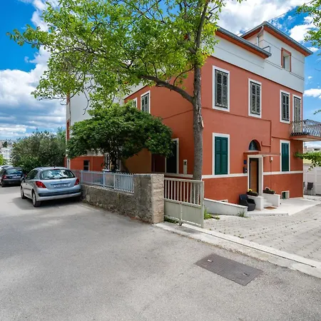 Premium Alba Rosa Apartment *